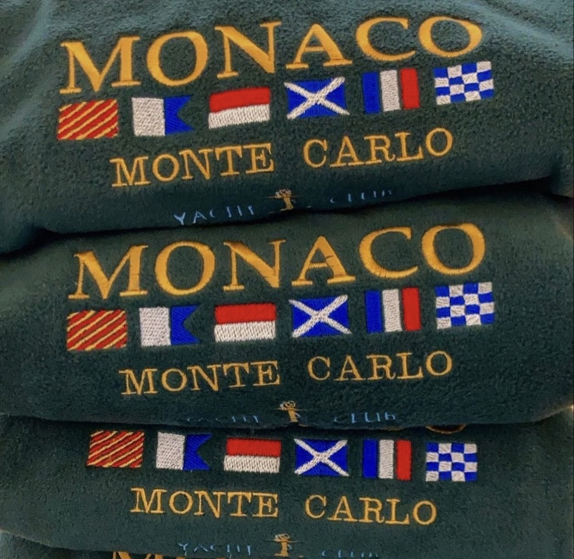 Monaco Pullover med dragkedja!